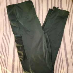 Fabletics motion 365 pocket leggings Size LG